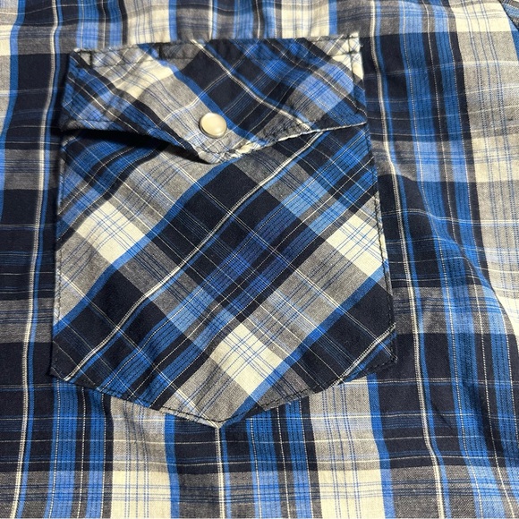 Wrangler Blue and White Plaid Button Down Shirt with Pearl Snaps - Picture 4 of 7